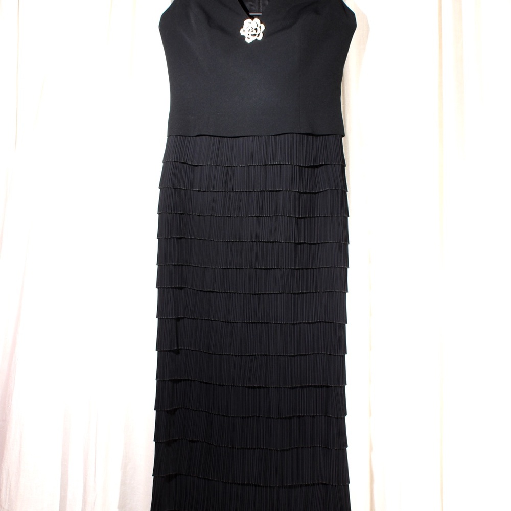 Evening Gown - Picture 6 of 7